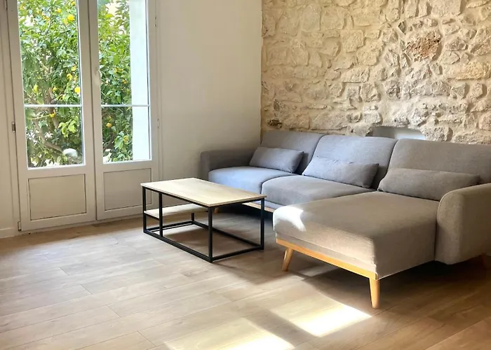 3-pieces Flat With Private Garden & Bbq 아파트